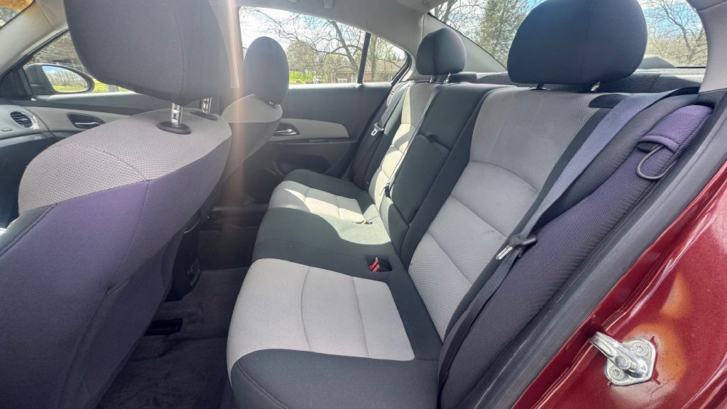 2012 Chevrolet Cruze Image 6