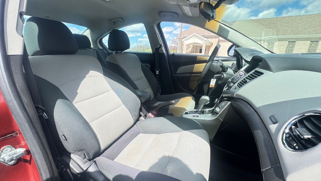 2012 Chevrolet Cruze Image 9