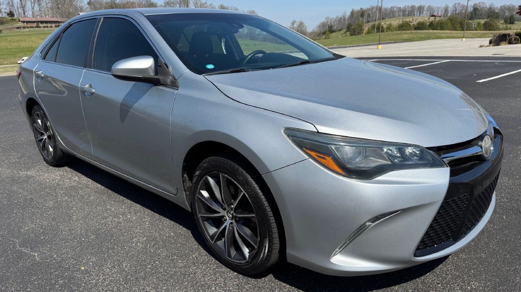 2015 Toyota Camry Image 2