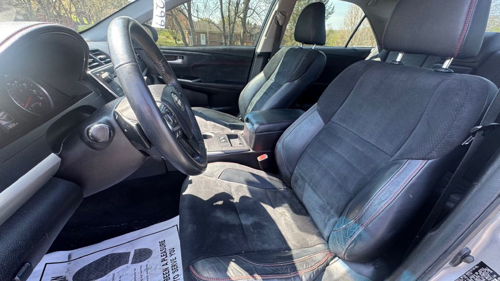 2015 Toyota Camry Image 5