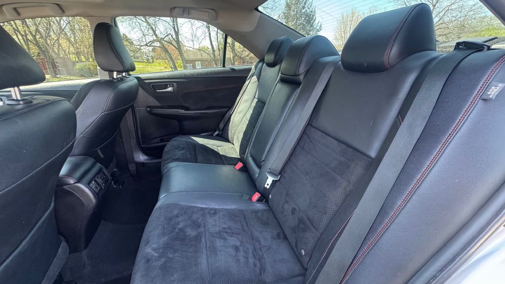 2015 Toyota Camry Image 6