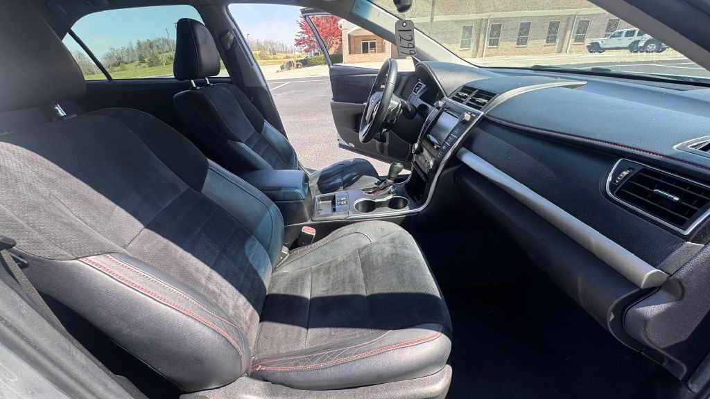 2015 Toyota Camry Image 9