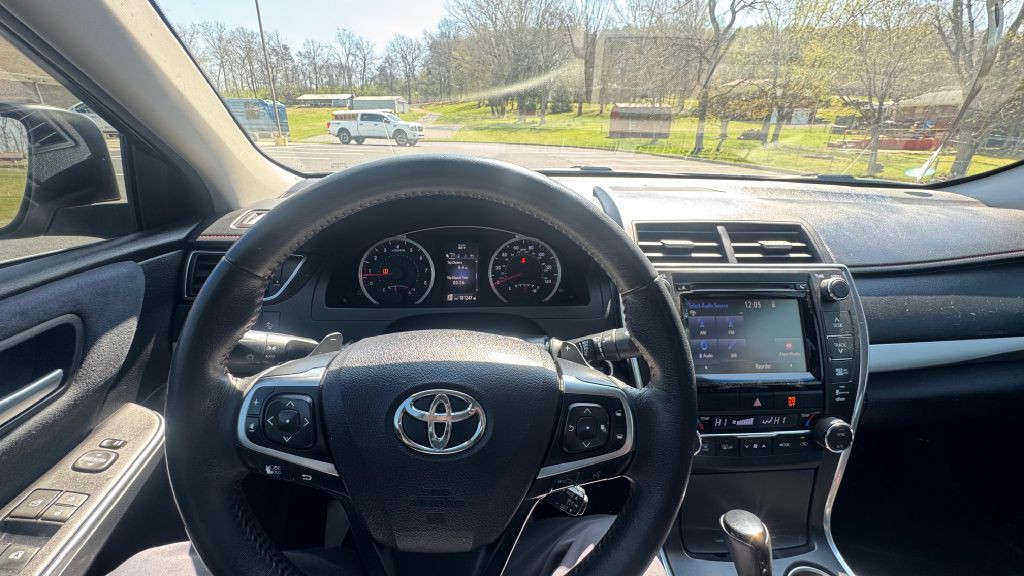 2015 Toyota Camry Image 10