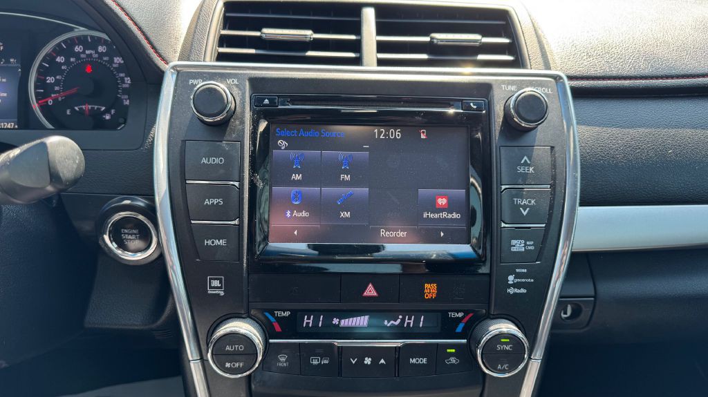 2015 Toyota Camry Image 12