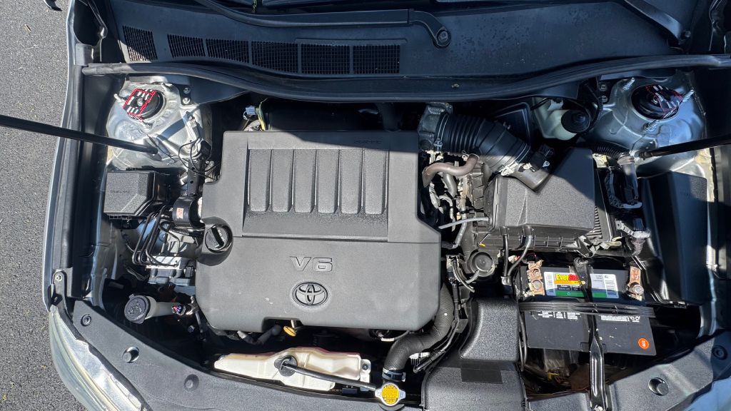 2015 Toyota Camry Image 16