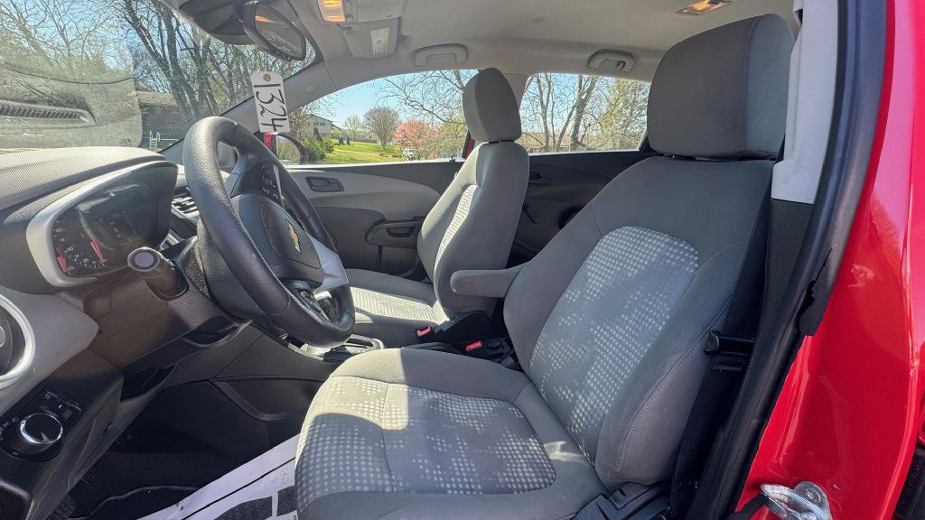 2020 Chevrolet Sonic Image 2