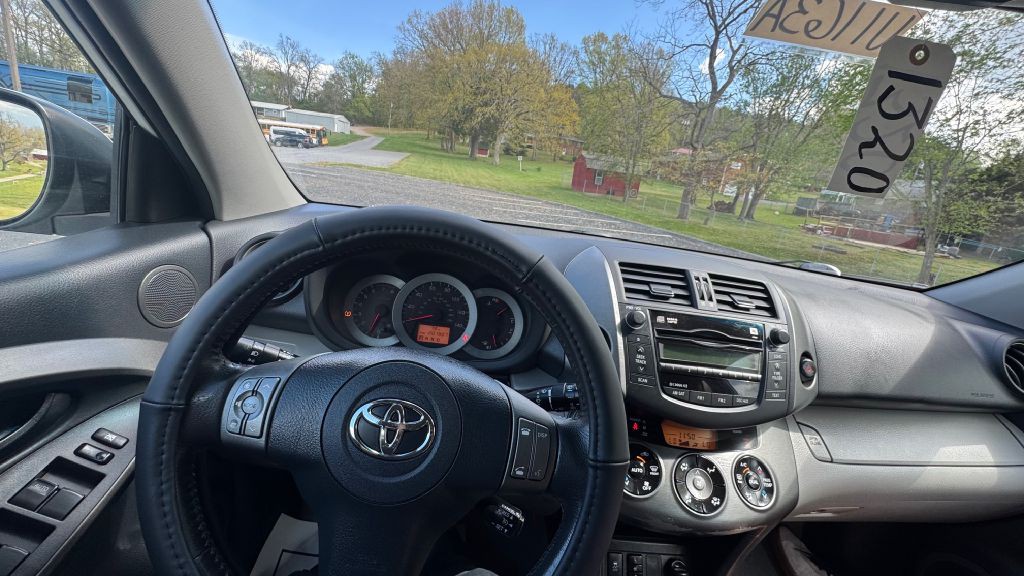 2011 Toyota Rav4 Image 9