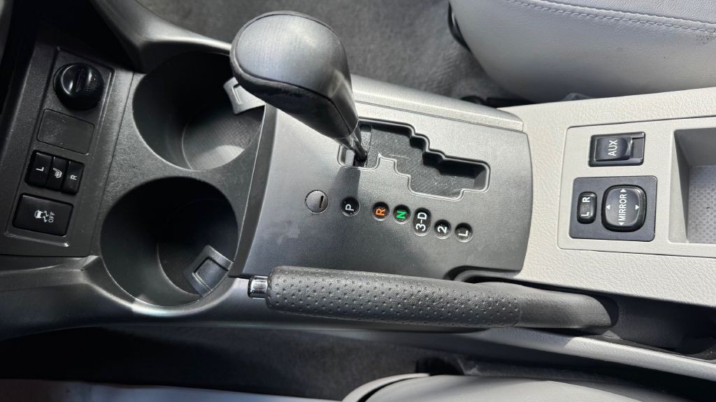 2011 Toyota Rav4 Image 12