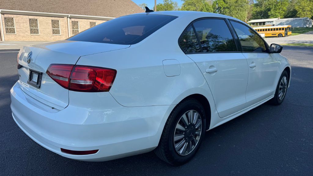 2015 Volkswagen Jetta Image 3