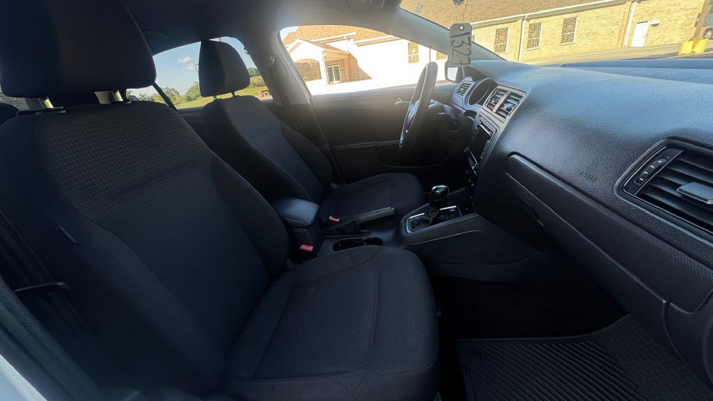 2015 Volkswagen Jetta Image 9