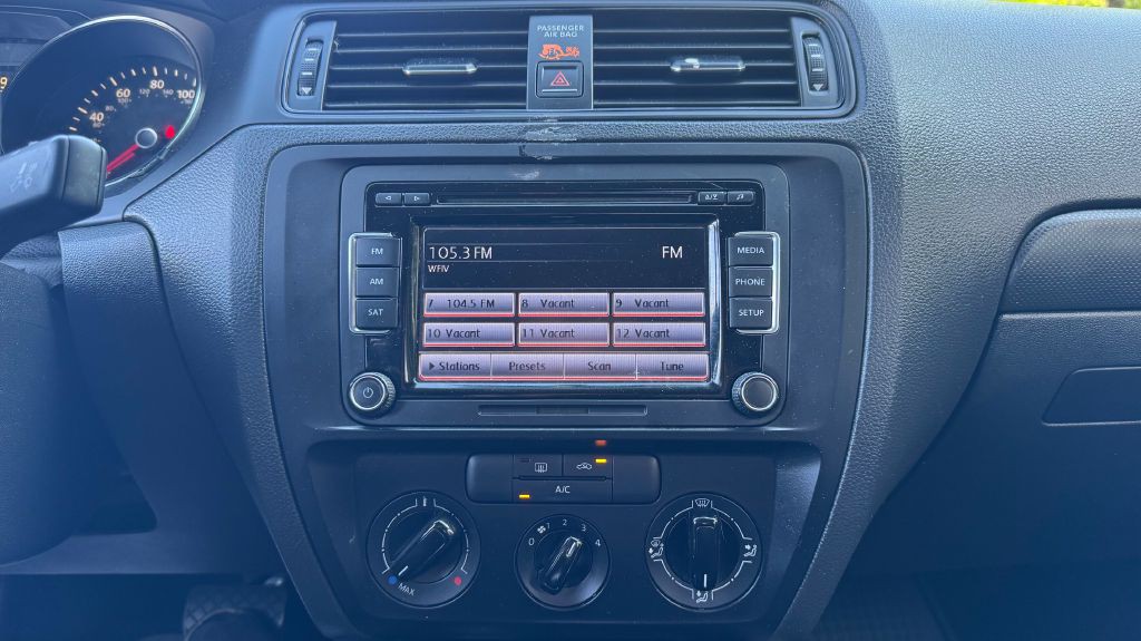 2015 Volkswagen Jetta Image 12