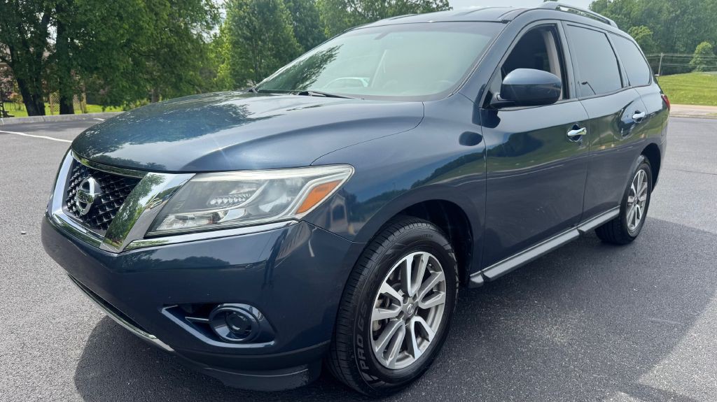 2013 Nissan Pathfinder Image 1
