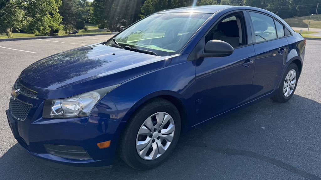 2013 Chevrolet Cruze Image 1