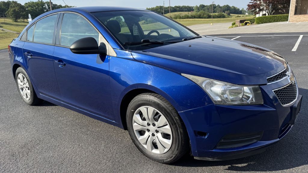 2013 Chevrolet Cruze Image 2