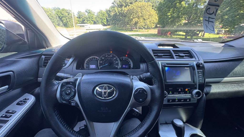 2013 Toyota Camry Image 10