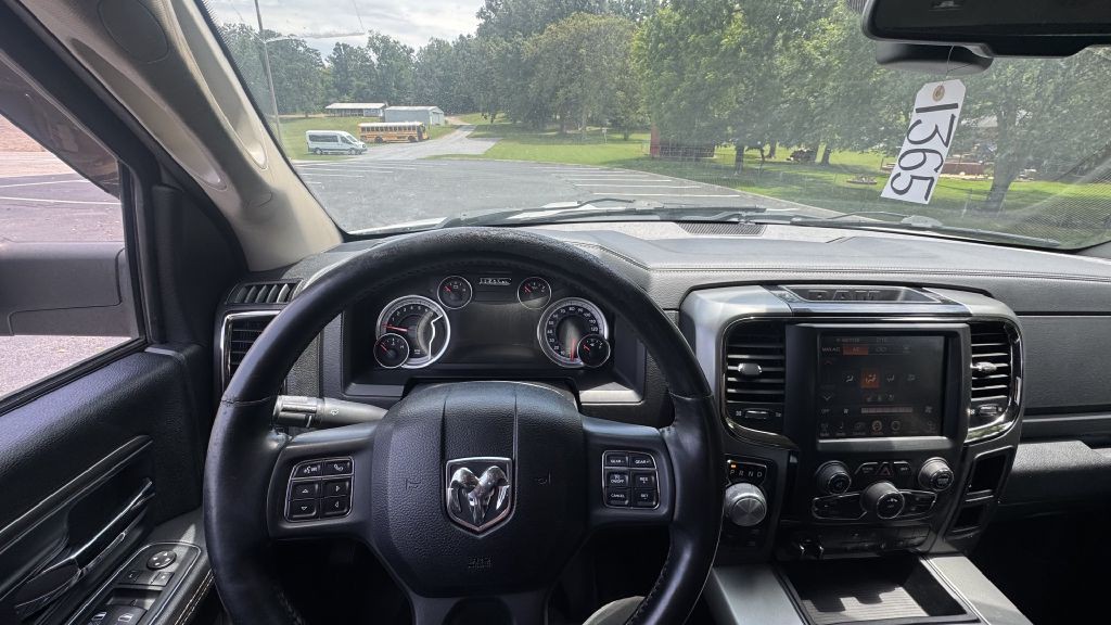 2015 RAM 1500 Image 9