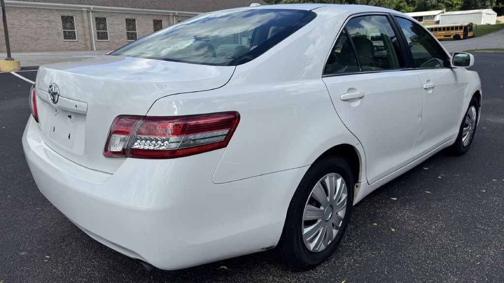 2011 Toyota Camry Image 3