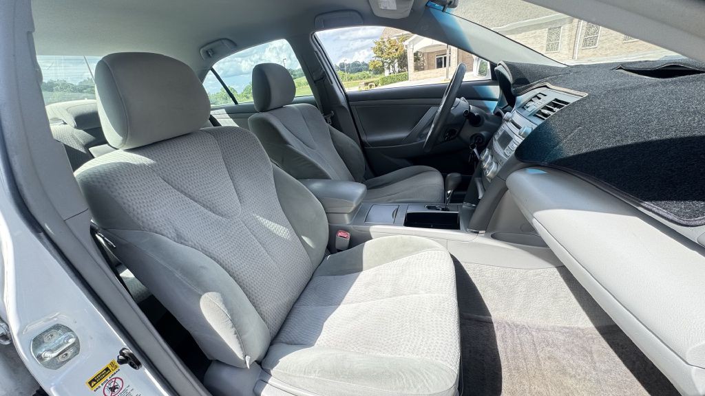 2011 Toyota Camry Image 8