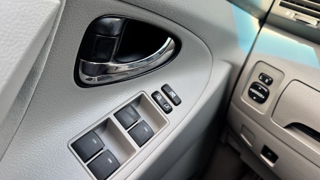 2011 Toyota Camry Image 13