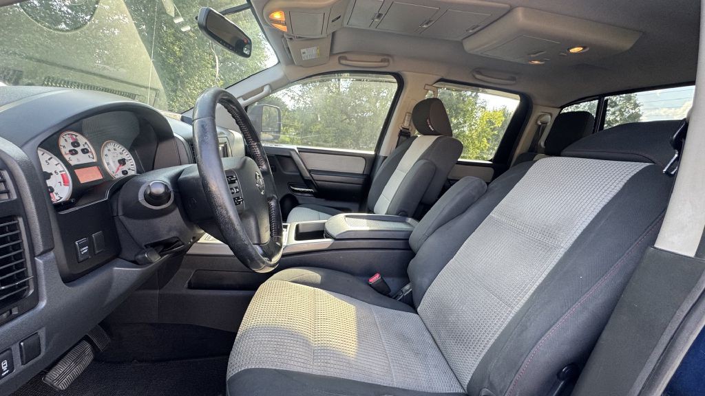 2012 Nissan Titan Image 6