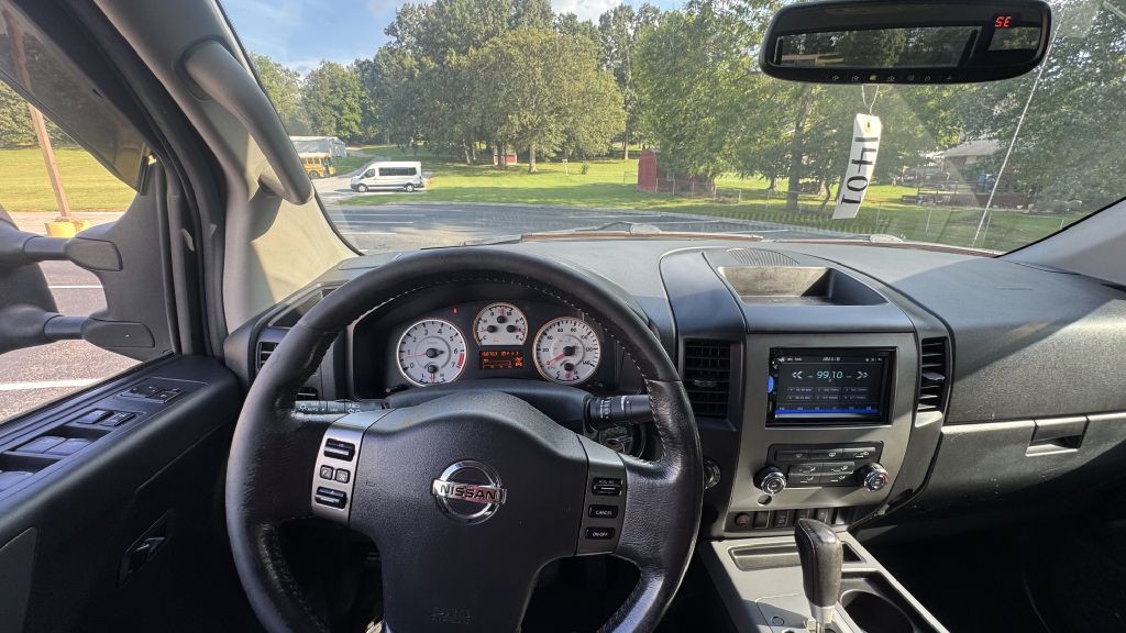 2012 Nissan Titan Image 11