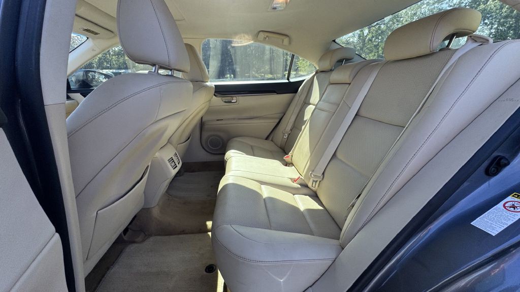 2014 Lexus ES Image 7