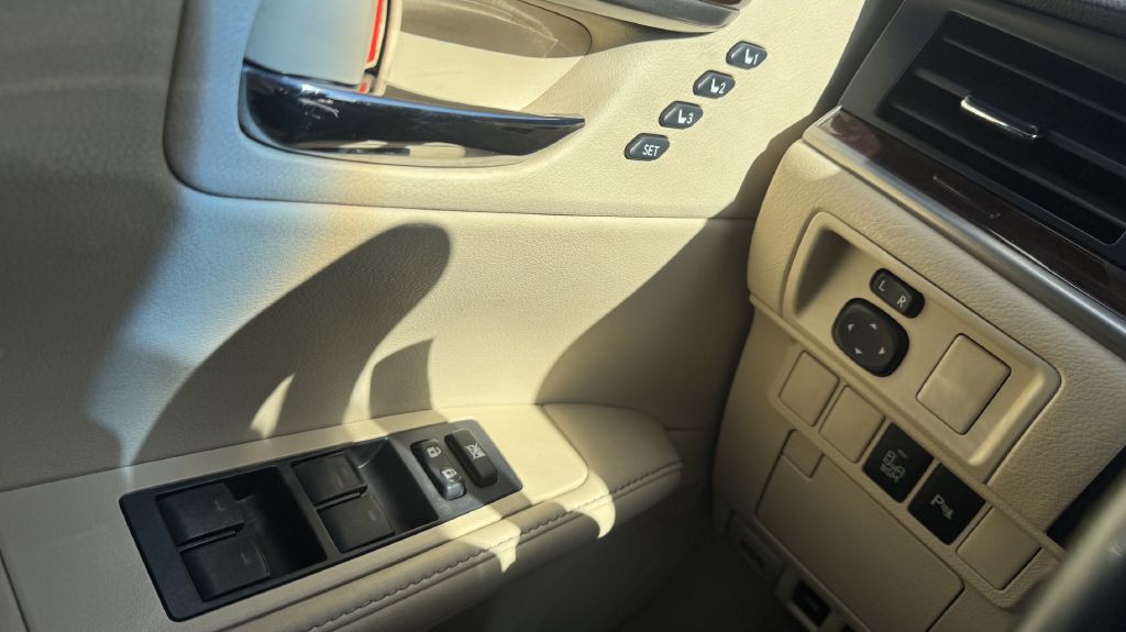 2014 Lexus ES Image 14