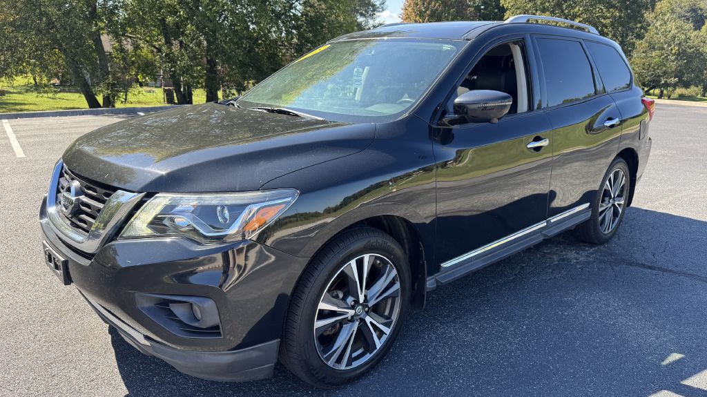 2018 Nissan Pathfinder Image 2
