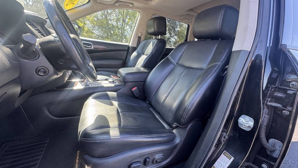 2018 Nissan Pathfinder Image 5