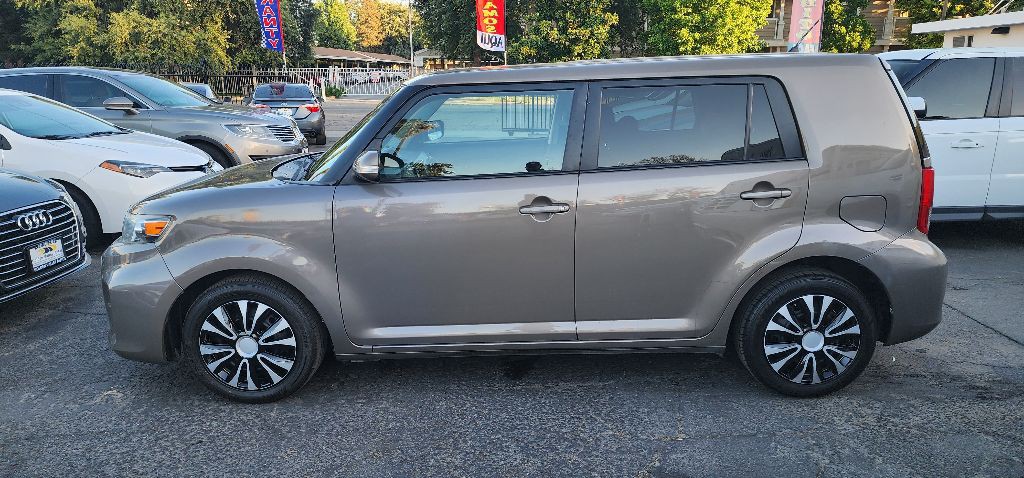 2015 Scion xB Image 2