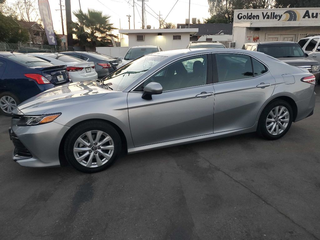 2019 Toyota Camry Image 3