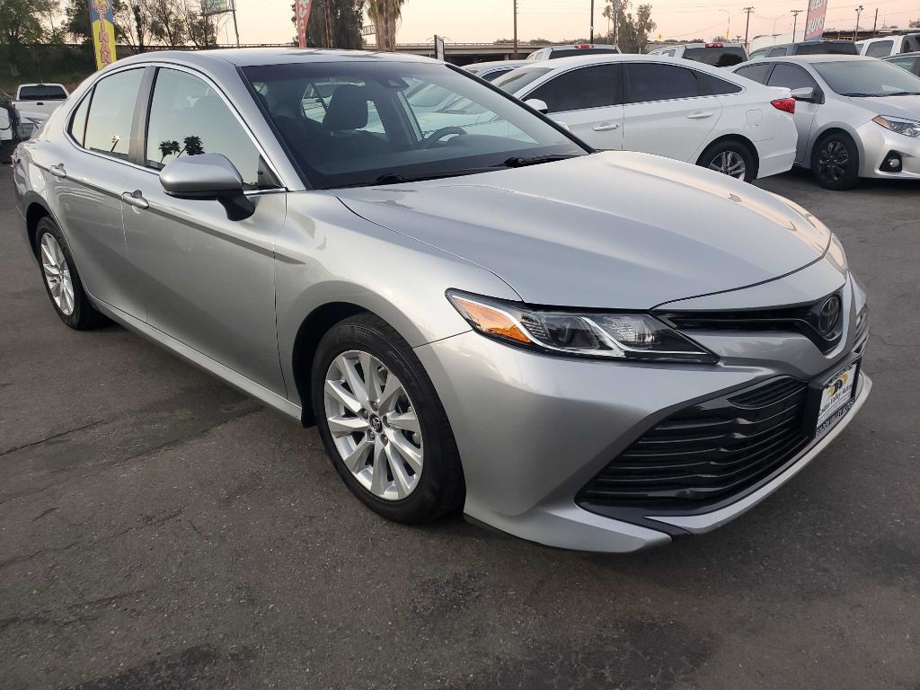 2019 Toyota Camry Image 9