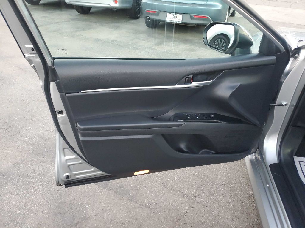 2019 Toyota Camry Image 10