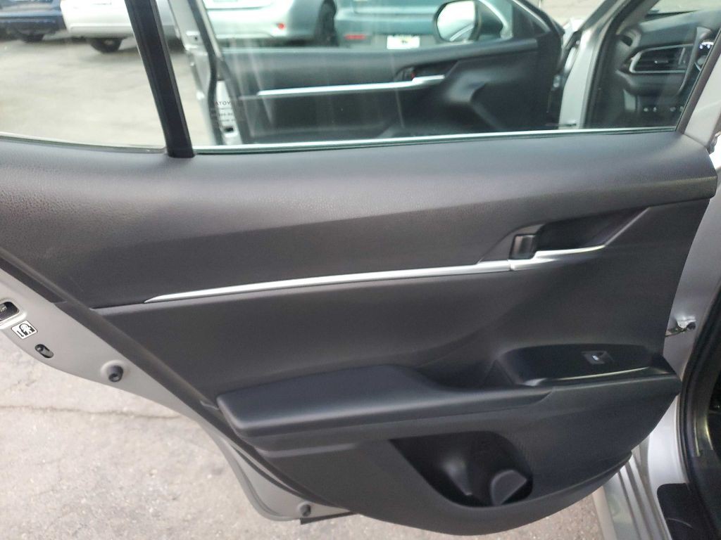 2019 Toyota Camry Image 15