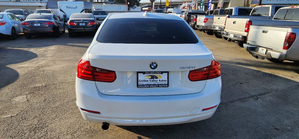 2015 BMW 3 Series Image 4
