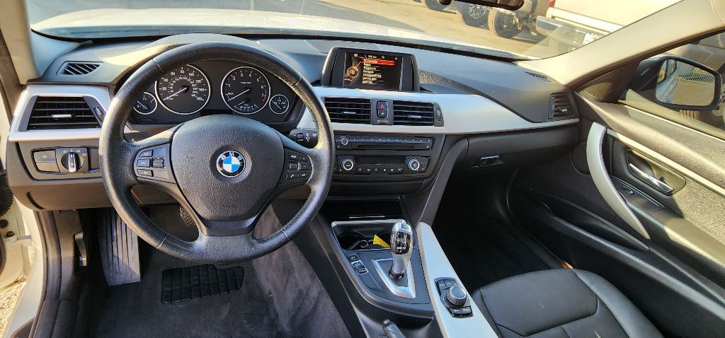 2015 BMW 3 Series Image 10