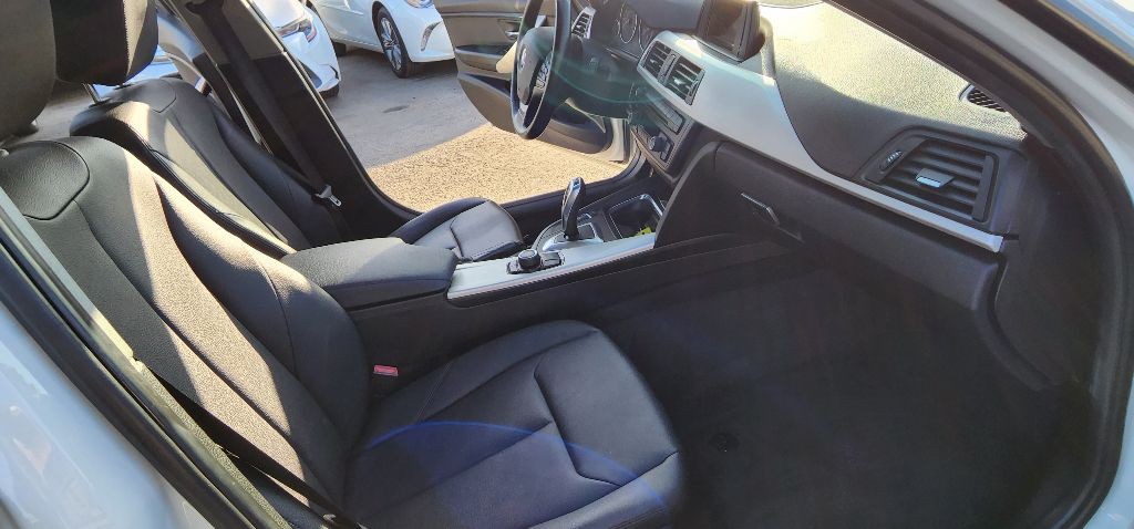 2015 BMW 3 Series Image 14