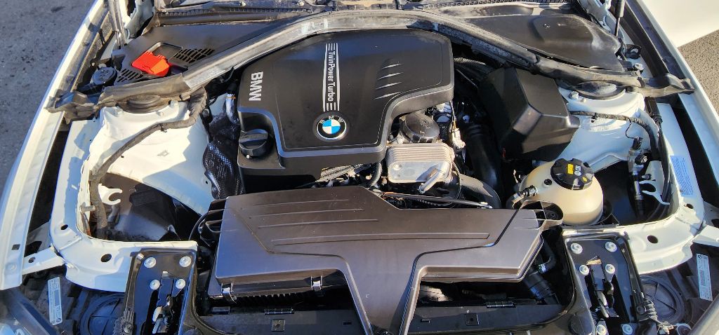 2015 BMW 3 Series Image 18