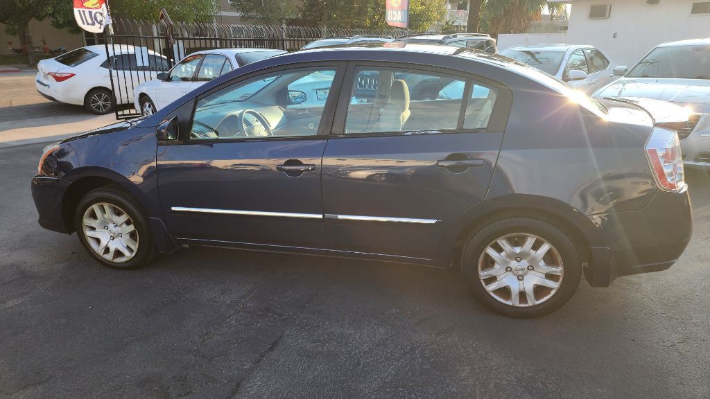 2011 Nissan Sentra Image 2