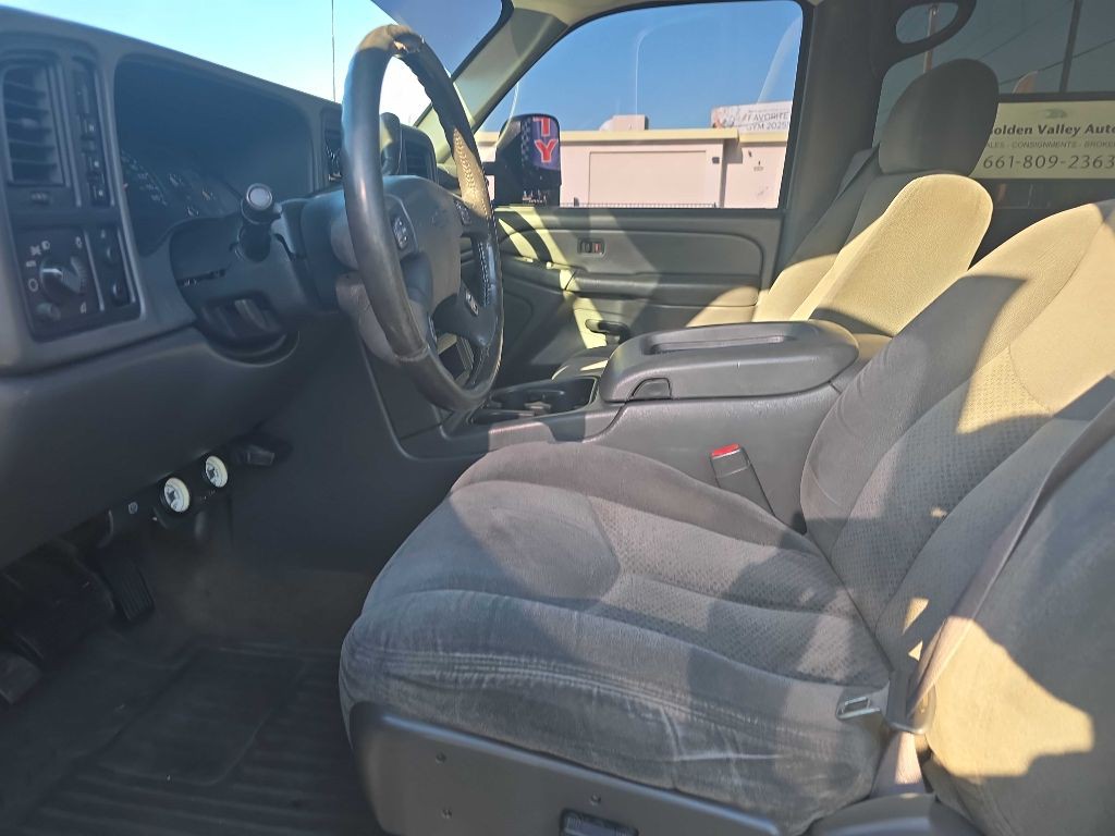 2004 Chevrolet Silverado 1500 Image 10