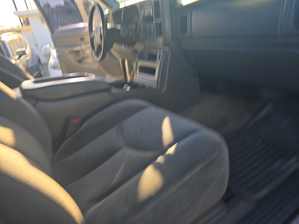 2004 Chevrolet Silverado 1500 Image 11