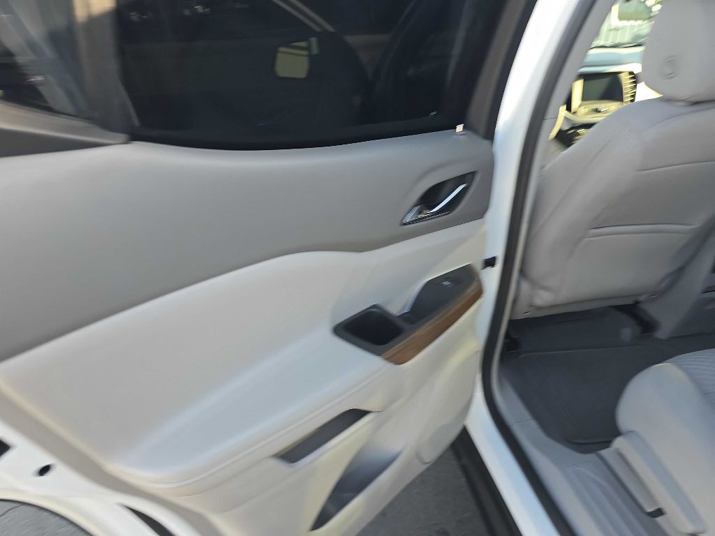 2018 GMC Acadia Image 12