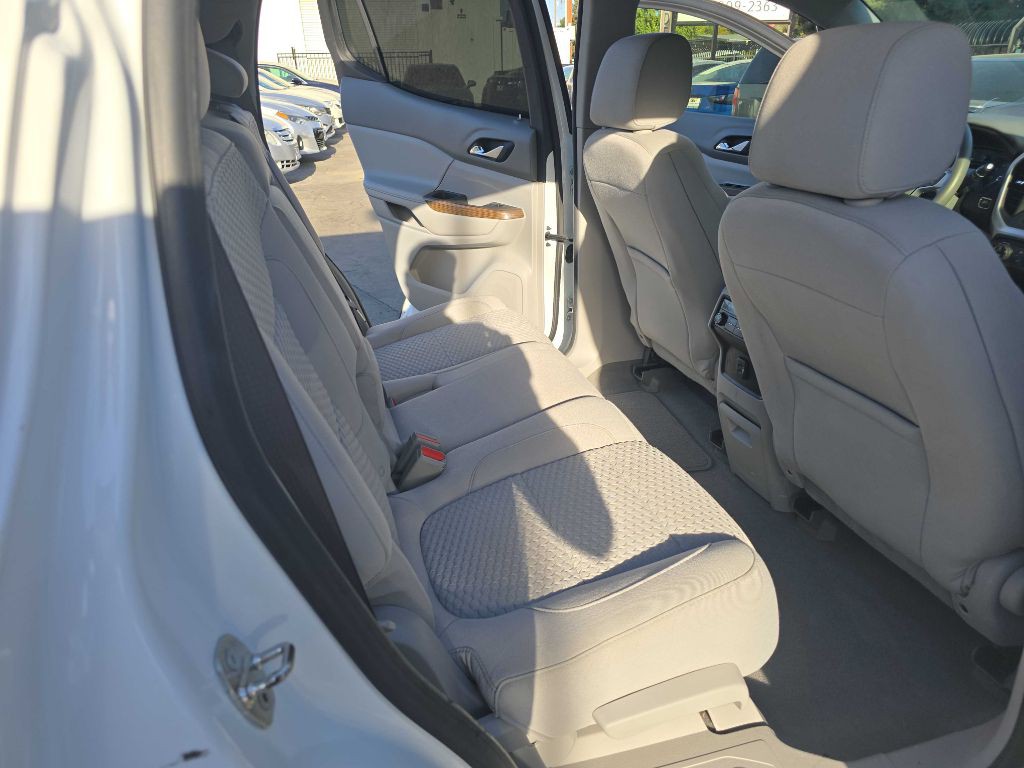 2018 GMC Acadia Image 16