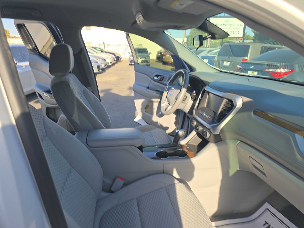 2018 GMC Acadia Image 17