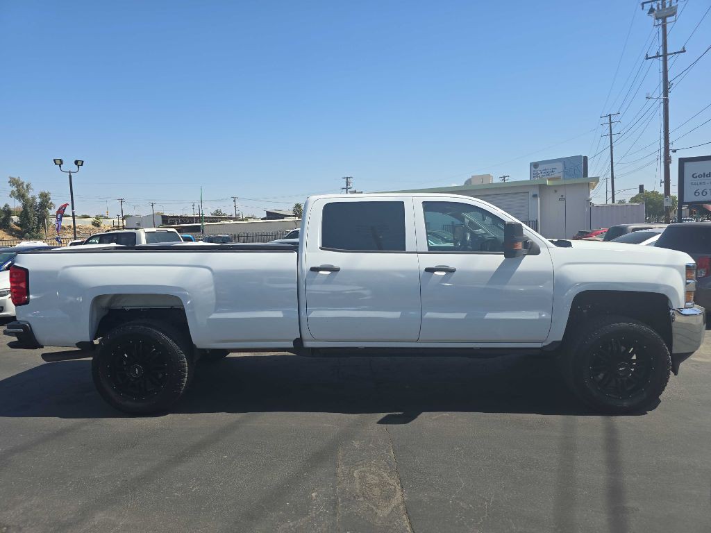 2019 Chevrolet Silverado 1500 Image 2