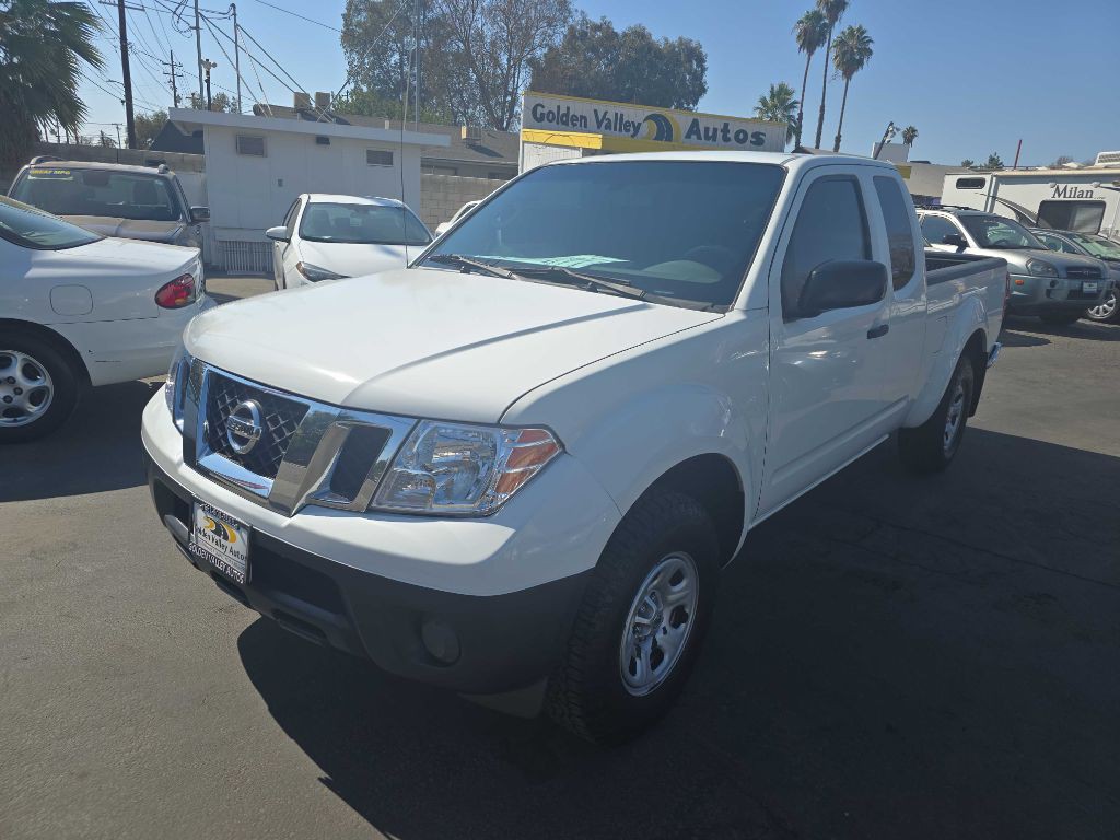 2015 Nissan Frontier Image 2