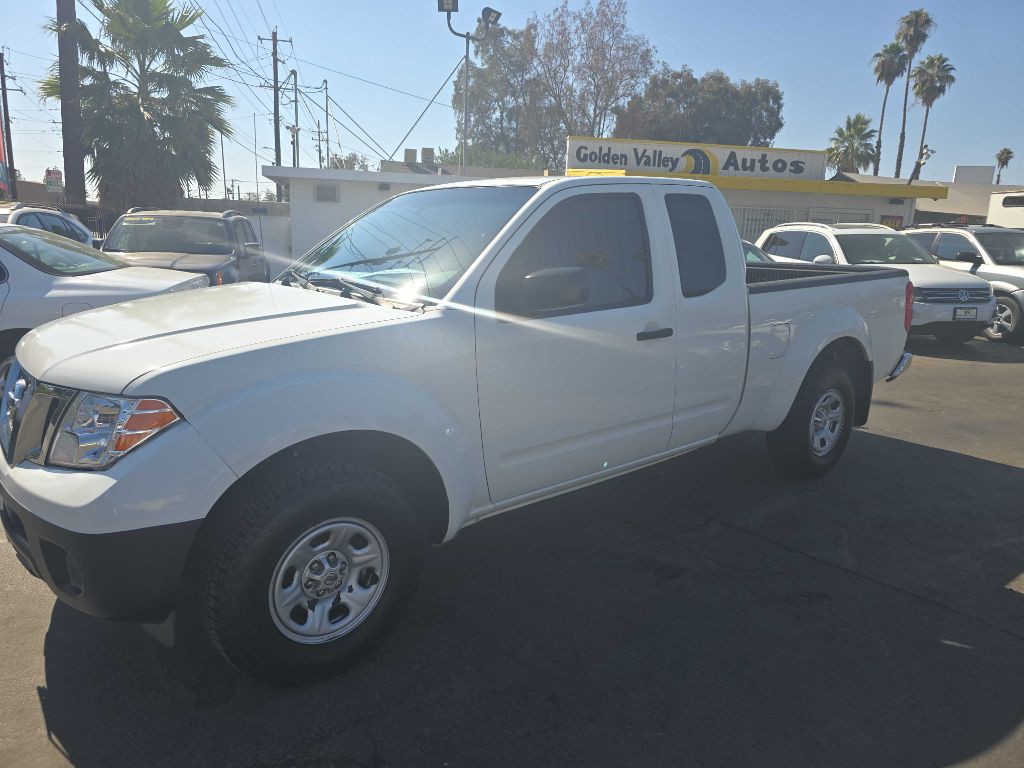 2015 Nissan Frontier Image 3