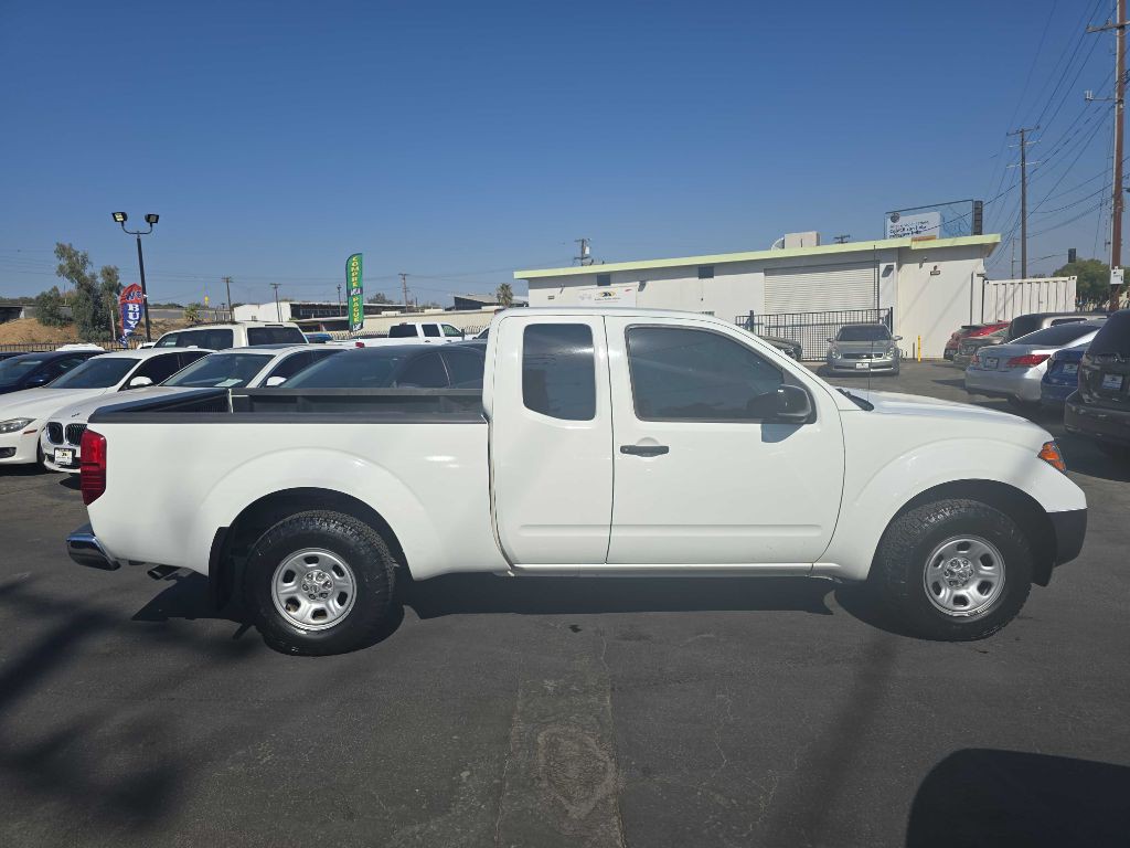 2015 Nissan Frontier Image 6