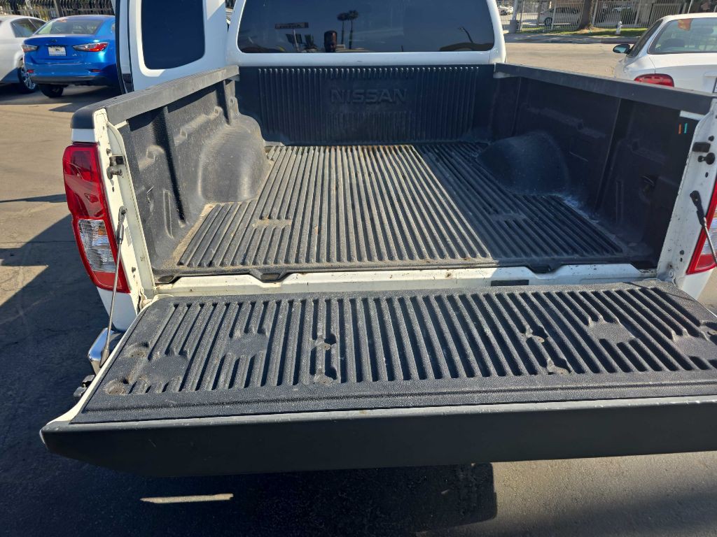 2015 Nissan Frontier Image 17