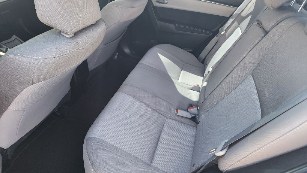2016 Toyota Corolla Image 12